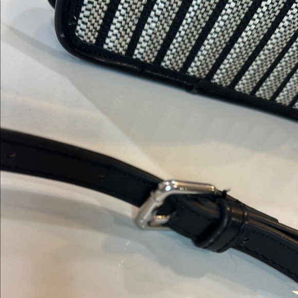 Zara Crossbody Bag Black and Cream Elegant Design - Picture 5 of 16